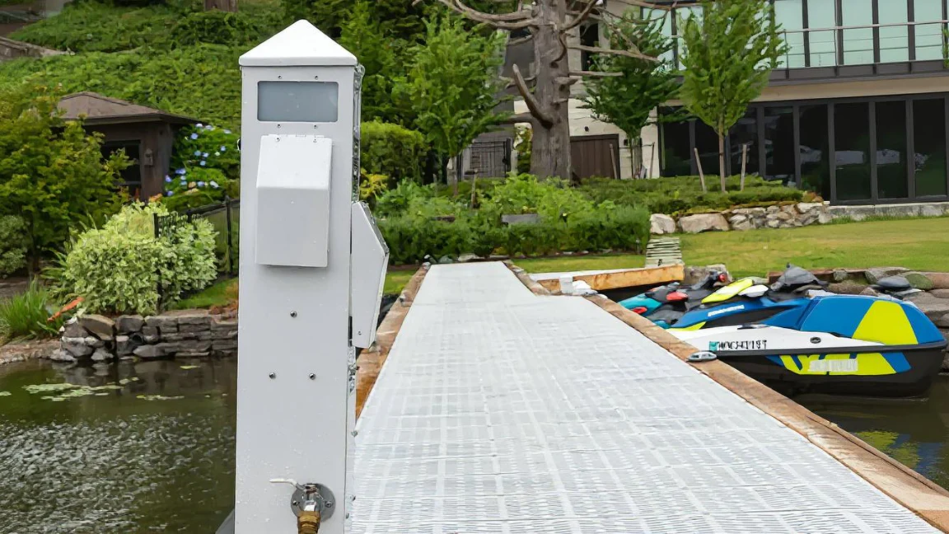 Dock Power Pedestal with LED Lights