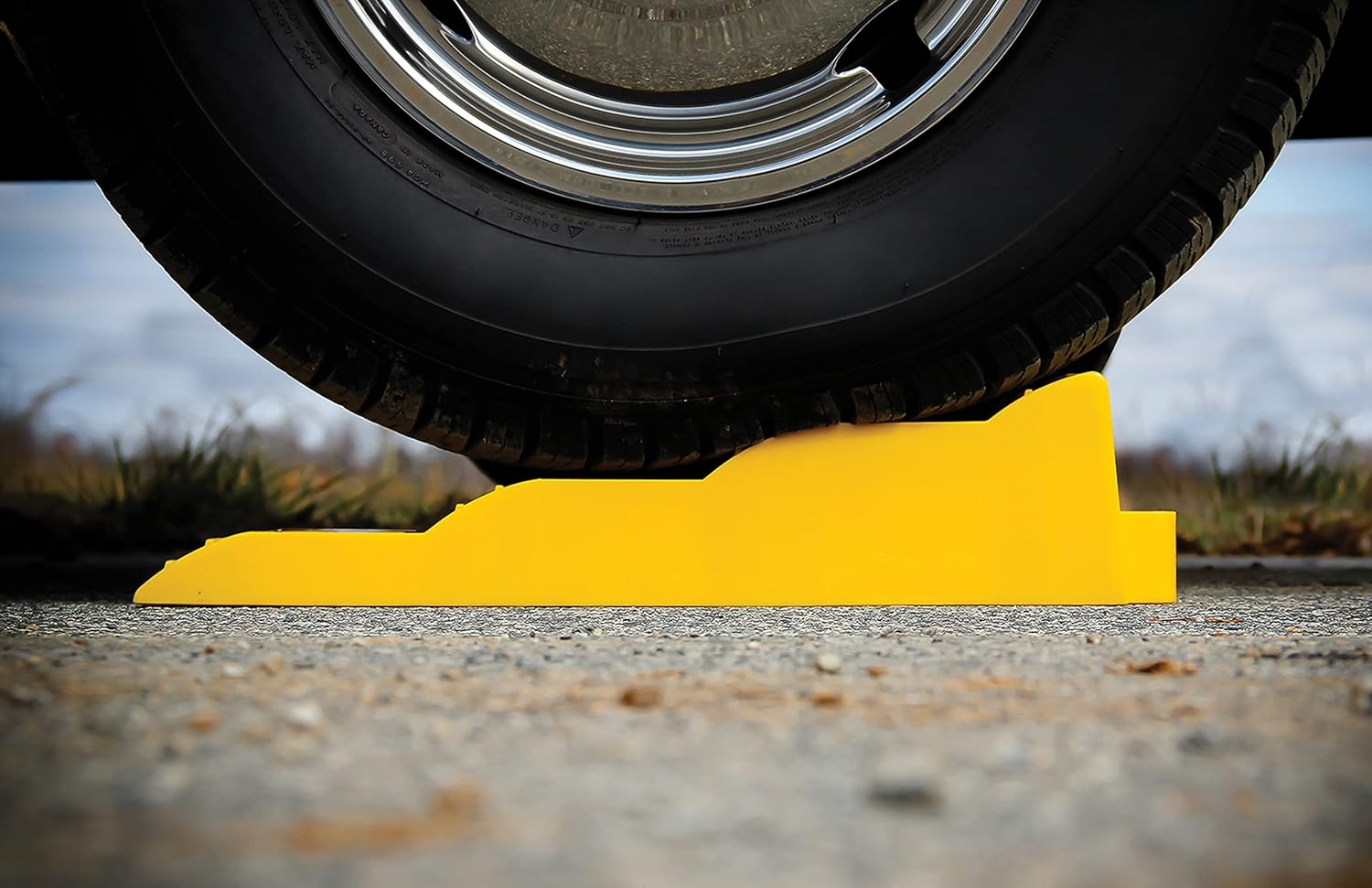 Camco RV Tri-Leveler, Yellow