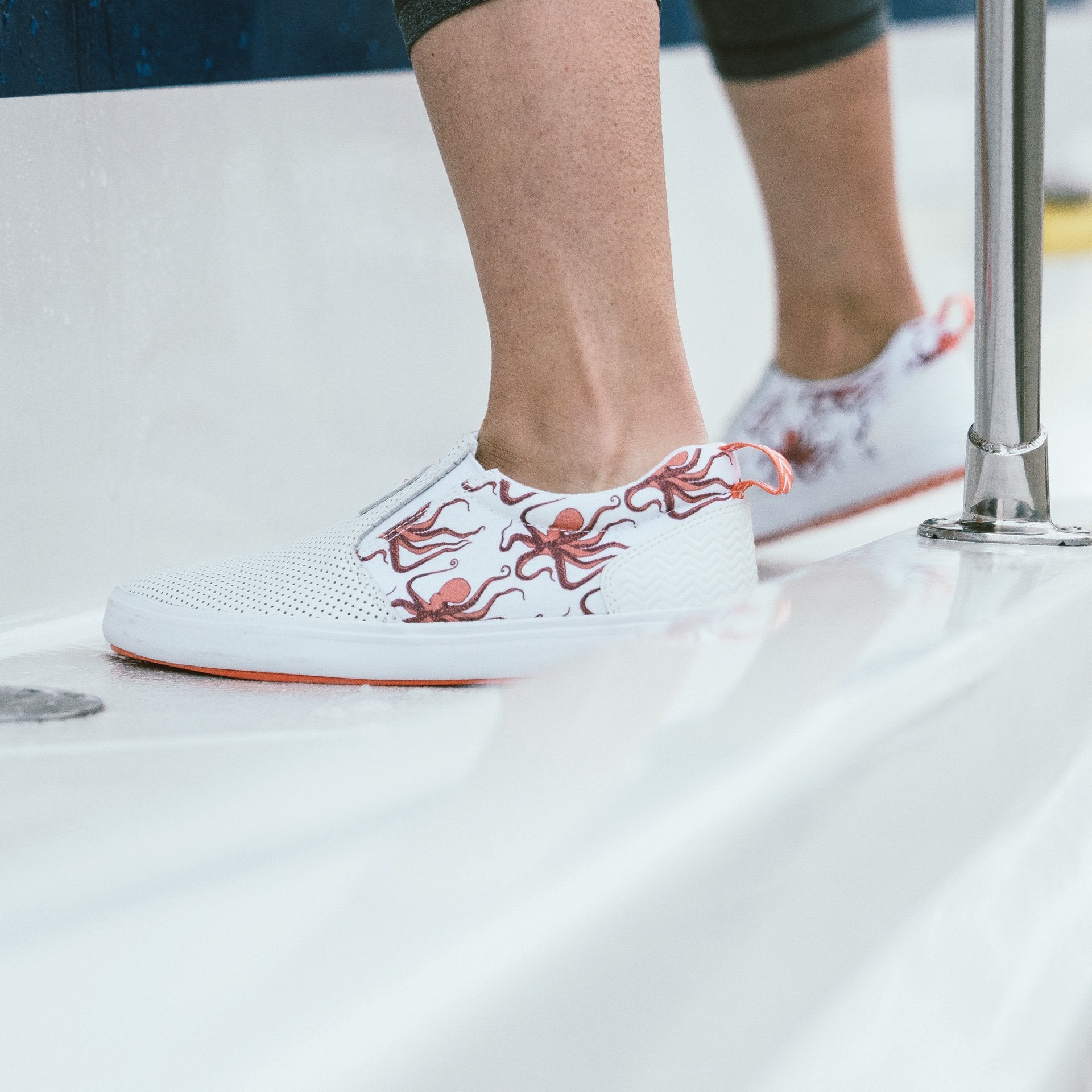 Xtratuf Women's Salmon Sisters Sharkbyte Leather Slip-On