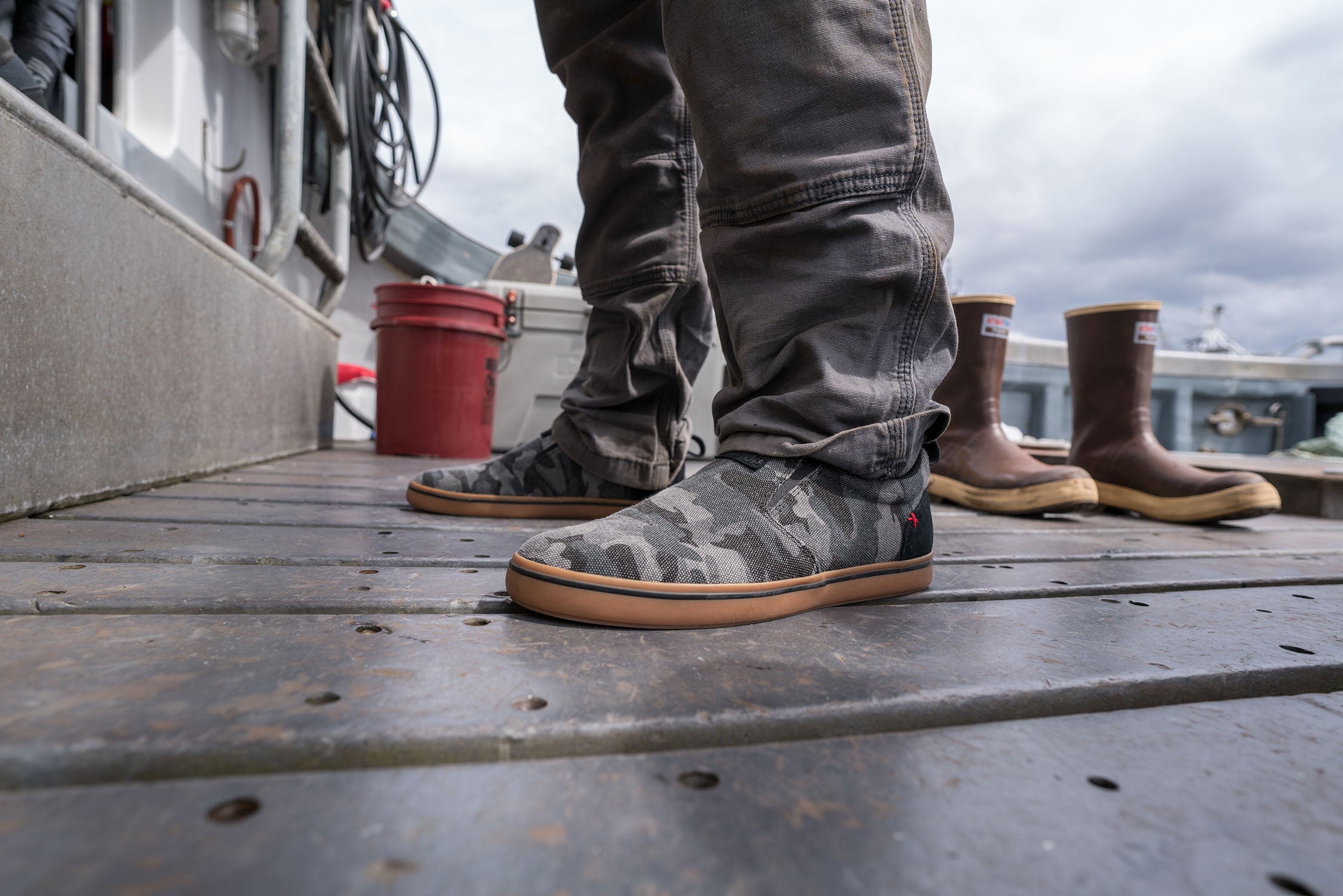 XTRATUF Men's Canvas Sharkbyte Deck Shoe