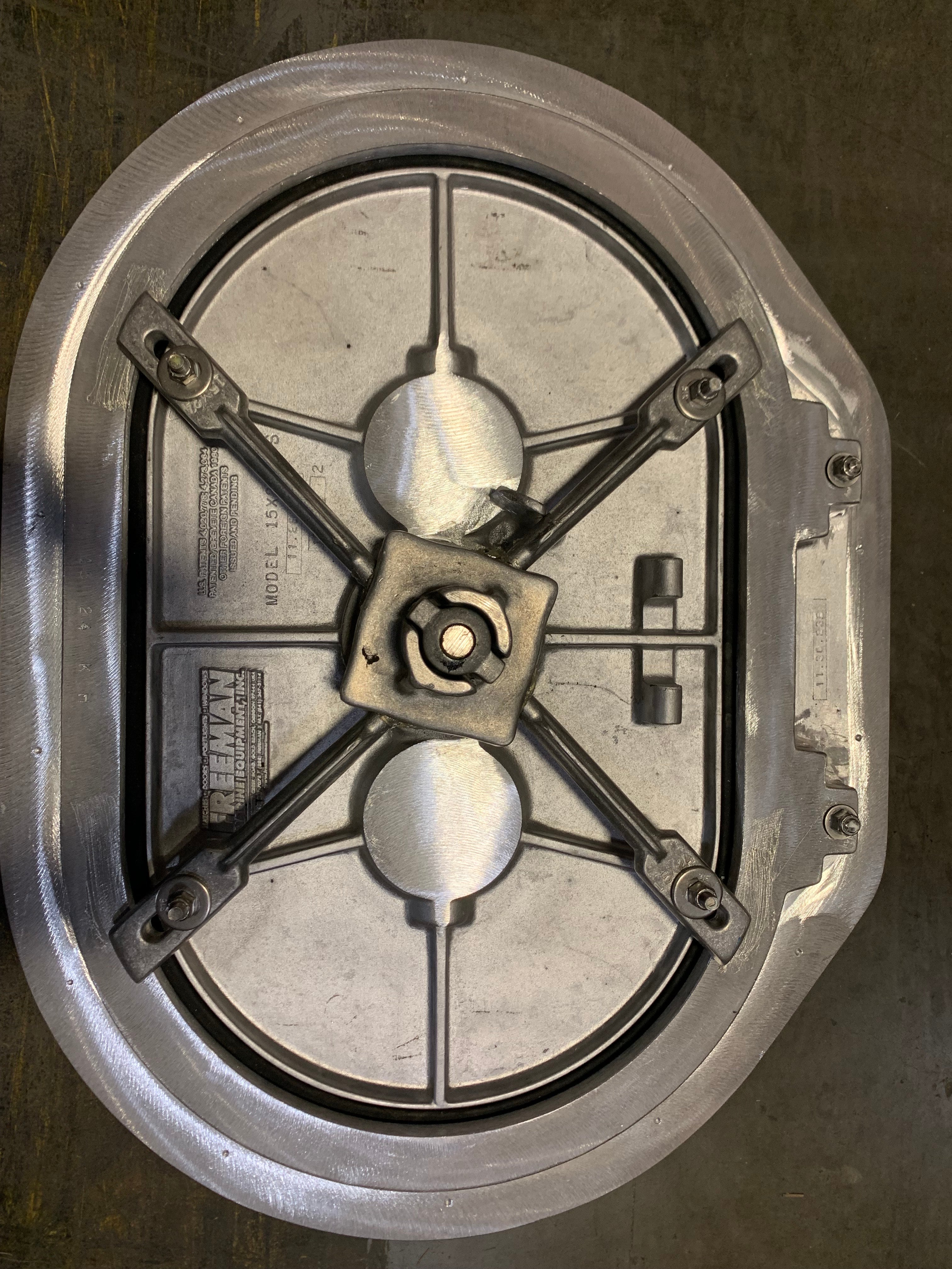 Freeman Marine Hinge Aluminum with Aluminum Ring 15x24in Knife Edge No Handle Oval