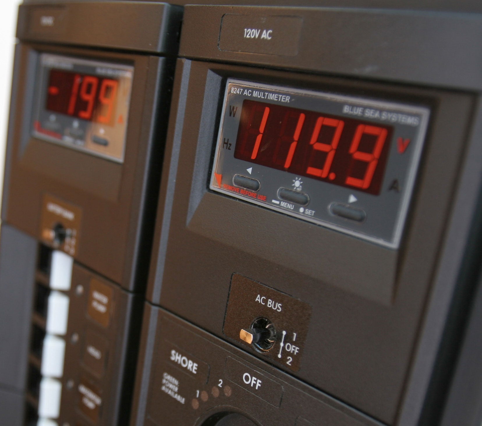 AC Digital Multimeter with Alarm, 0-150 Amp, 80-250 Volts, Kw, Hz, 8247