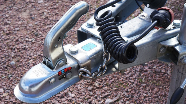 How To Perform Yearly Trailer Maintenance