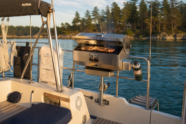 How to Choose the Right Marine Grill for Your Boat