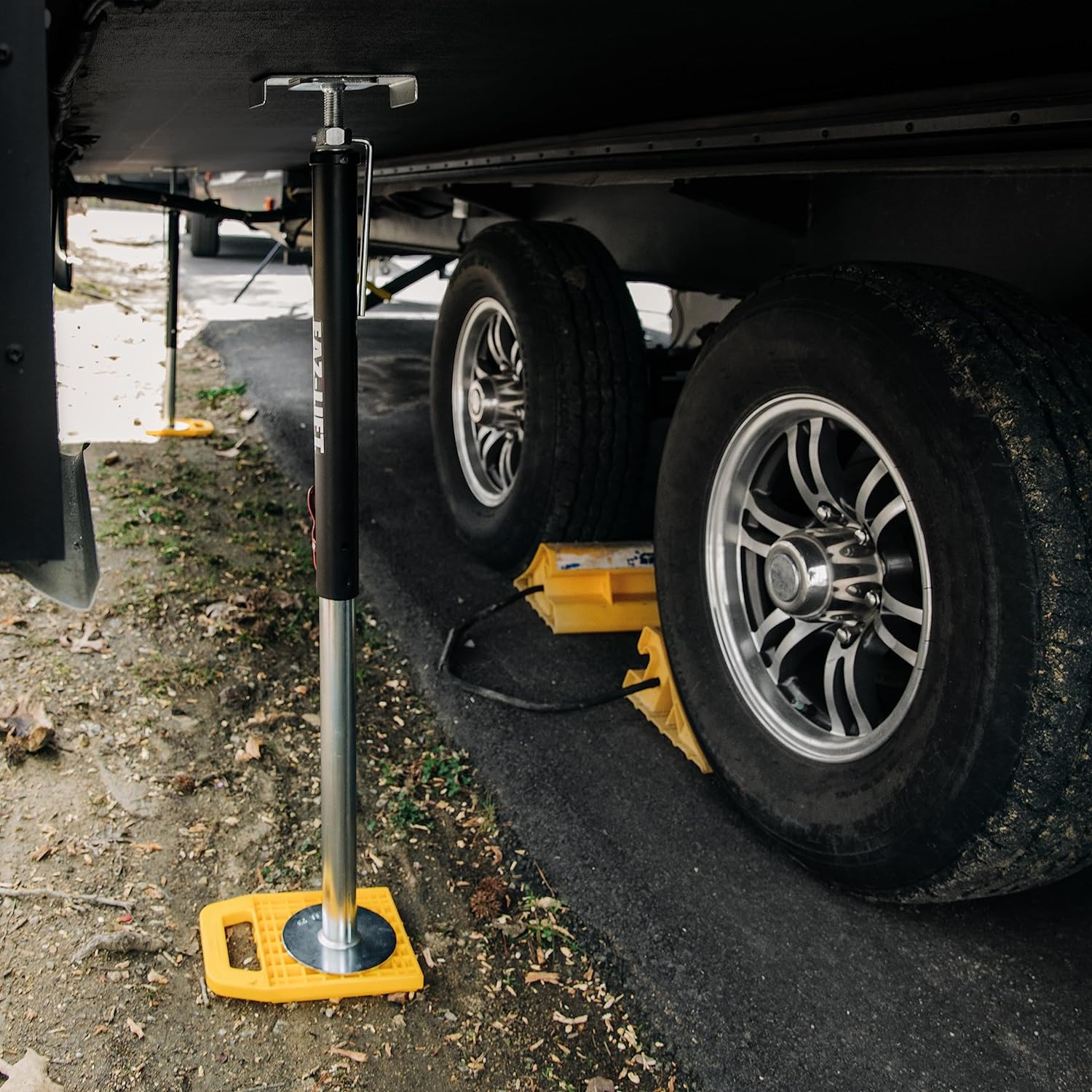 Camco Stabilizer Jack Pad, Standard (6.2" x 6.2" Pad), 4 Pack Yellow