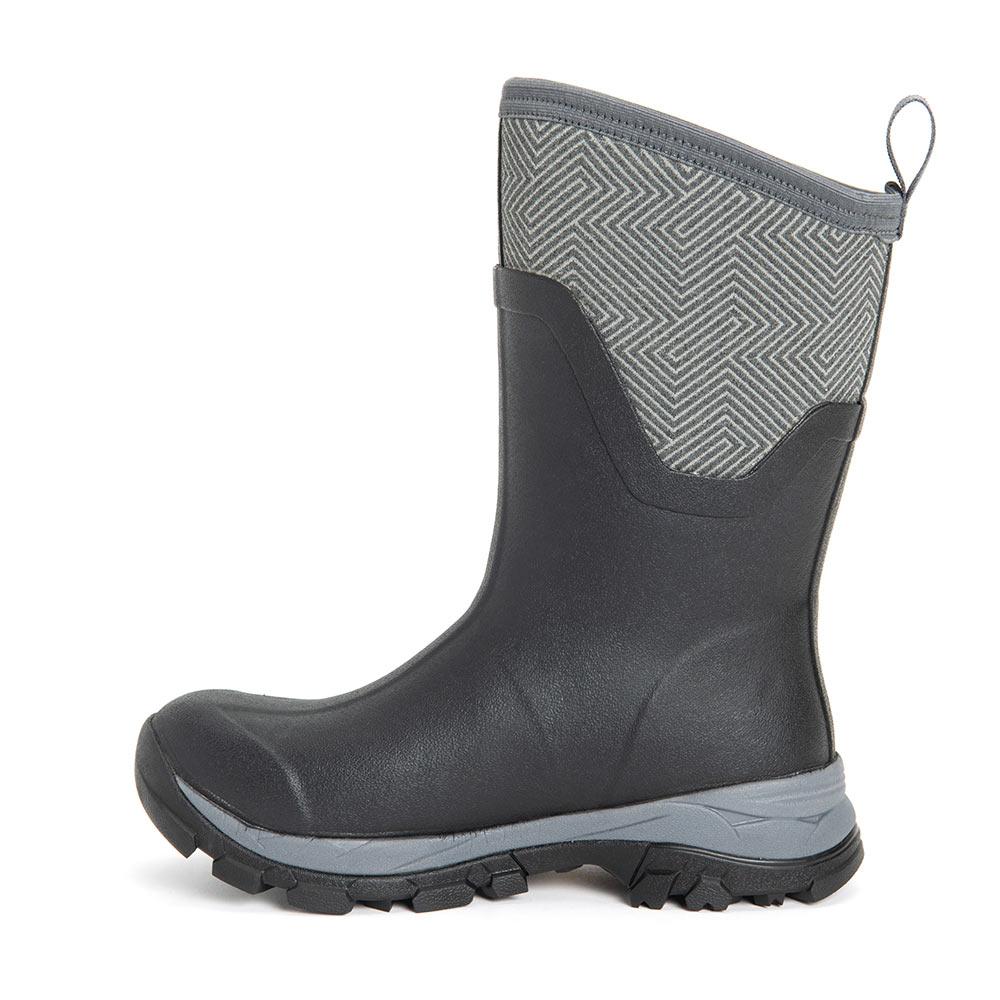 sierra trading post muck boots